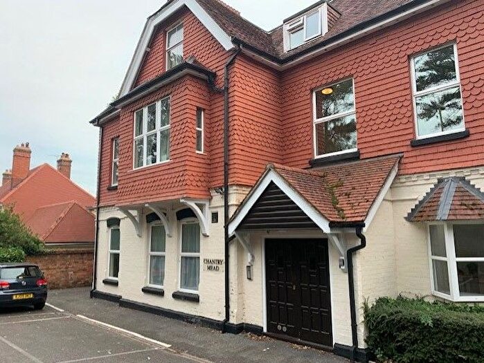 2 Bedroom Flat To Rent In Bereweeke Road, Winchester, SO22