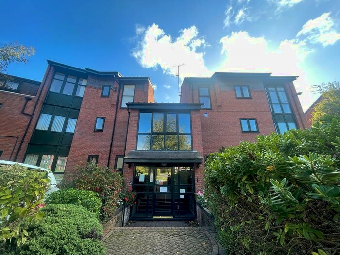 3 Bedroom Flat To Rent In Priory Wharf, Birkenhead, CH41