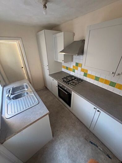 2 Bedroom Terraced House To Rent In May Street, Luton, LU1