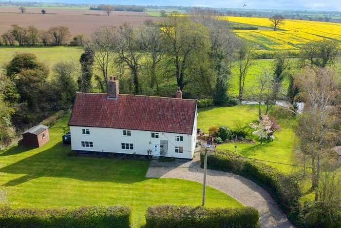 4 Bedroom Detached House For Sale In Blacksmiths Lane, Forward Green, Stowmarket, IP14