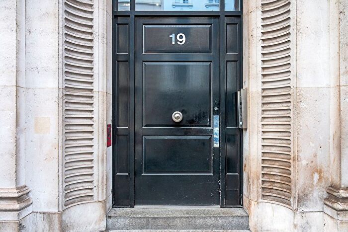 1 Bedroom Flat For Sale In Bedford Street, Covent Garden, WC2E