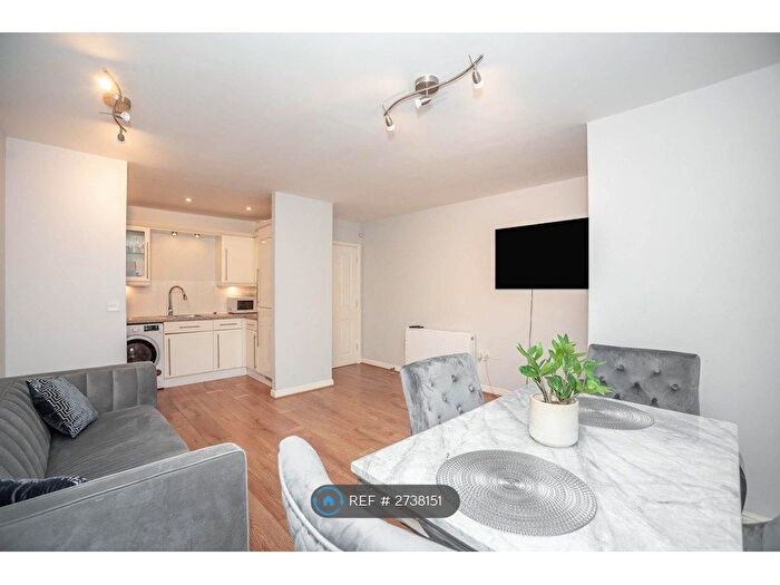 2 Bedroom Flat To Rent In Coniston Avenue, Purfleet, RM19