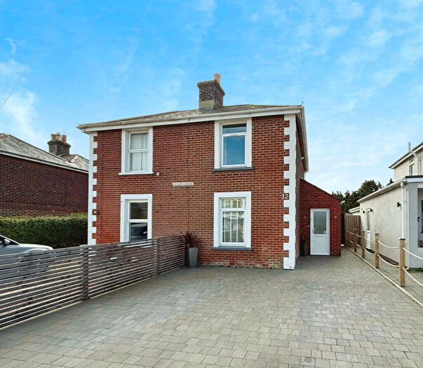 3 Bedroom Semi-Detached House For Sale In Somerset Road, Ryde., PO33