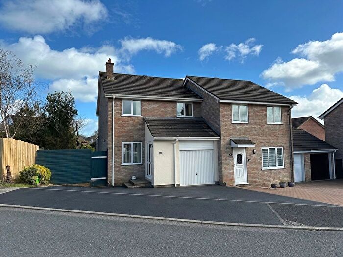 3 Bedroom Semi-Detached House For Sale In Polmennor Road, Falmouth, TR11