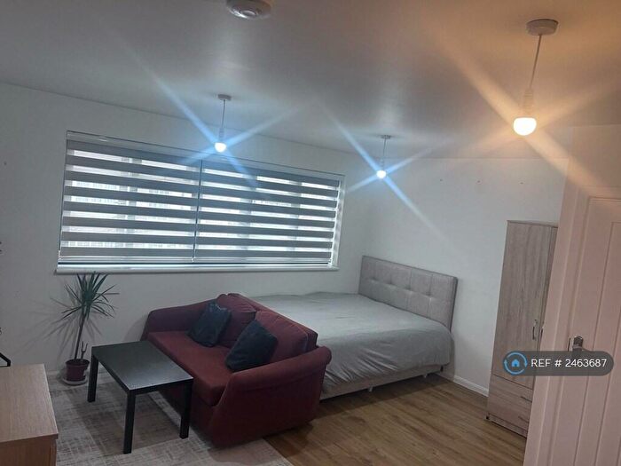 Studio To Rent In Great North Road, New Barnet, Barnet, EN5