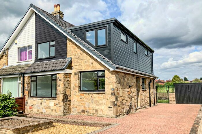 4 Bedroom Semi-Detached House For Sale In Farrar Drive, Mirfield, WF14