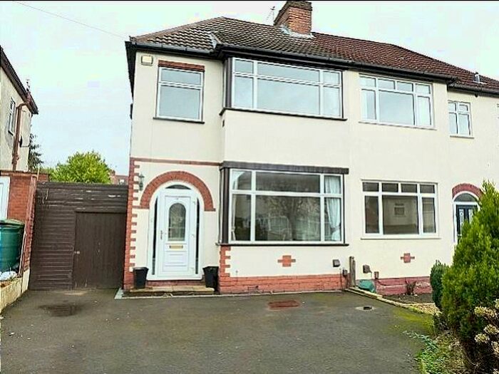 3 Bedroom Semi-Detached House To Rent In Lynton Avenue, Claregate, Wolverhampton, WV6