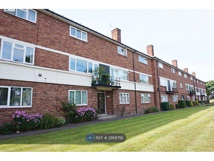 2 Bedroom Flat To Rent In Penns Court, Sutton Coldfield, B76