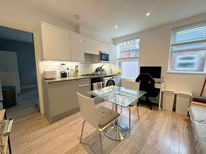 1 Bedroom Flat To Rent In Chapter Road, Willesden Green, NW2