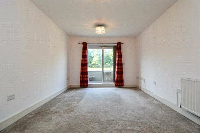 2 Bedroom Flat To Rent In Cofton Park Close, Rednal, Birmingham, West Midlands, B45