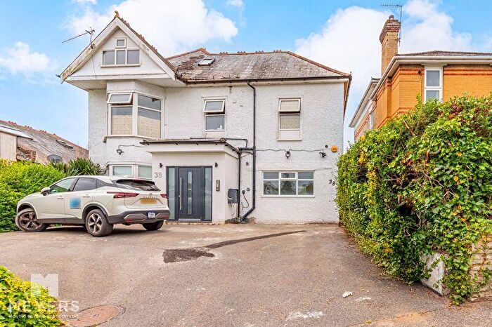 2 Bedroom Apartment To Rent In Carlton Road, Bournemouth, BH1