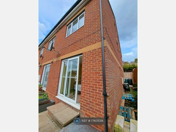 1 Bedroom Flat To Rent In Popes Meadow Court A, Luton, LU2