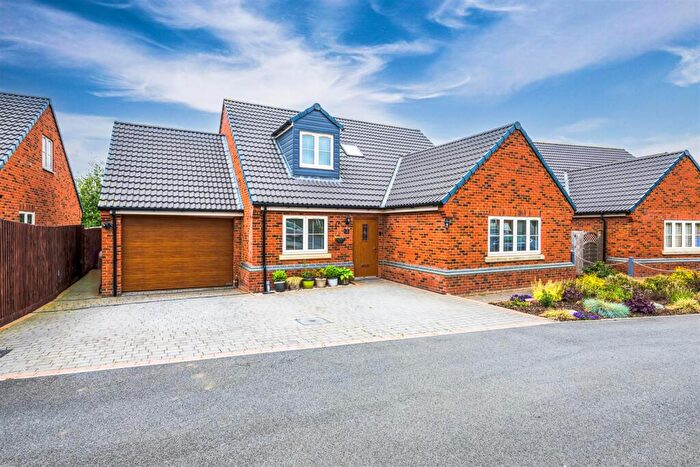 4 Bedroom Detached House To Rent In Vine Gardens, Burton Latimer, NN15