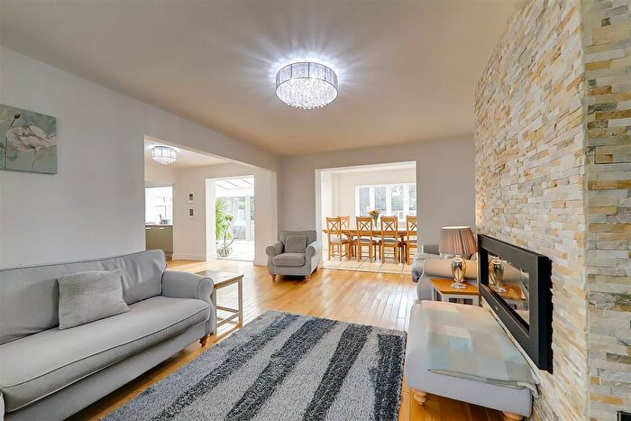 5 Bedroom Detached House For Sale In Hillside Avenue, Broadwater, Worthing, BN14