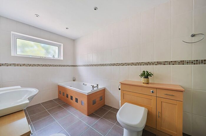 5 Bedroom Detached House For Sale In Glen Eyre Drive, Bassett, Southampton, Hampshire, SO16