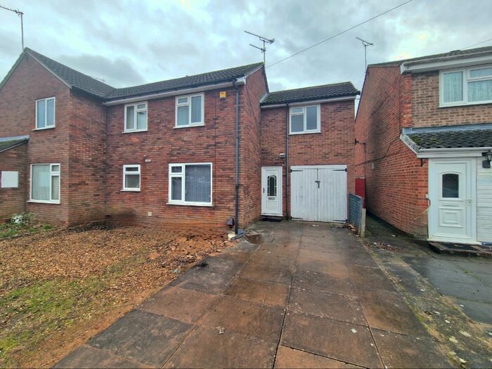 3 Bedroom Semi-Detached House To Rent In Christopher Drive, Thurmaston, Leicester, LE4