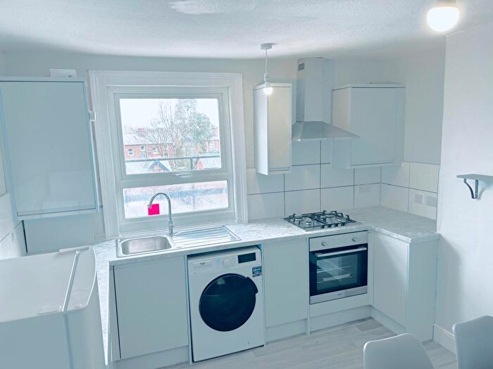 2 Bedroom Apartment To Rent In Russell Street, Reading, RG1