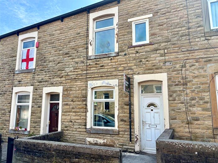 3 Bedroom Terraced House For Sale In Hollingreave Road, Burnley, Lancashire, BB11