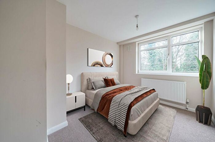 2 Bedroom Apartment To Rent In Kemnal Road, Chislehurst, BR7