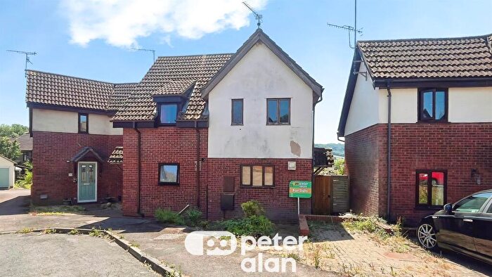 2 Bedroom Link Detached House For Sale In Kymin Lea, Wyesham, Monmouth, NP25