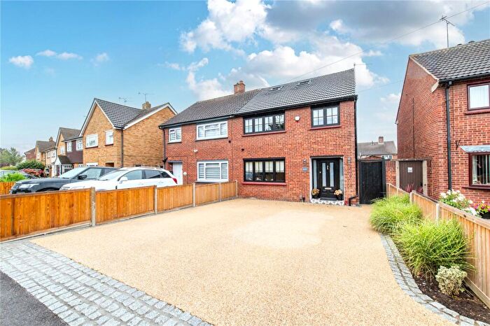 4 Bedroom House For Sale In Tennyson Walk, Northfleet, Gravesend, Kent, DA11