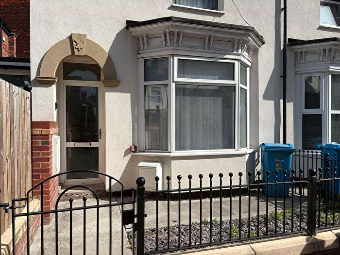 3 Bedroom Detached House To Rent In Perry Street, Hull, HU3