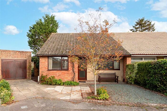 4 Bedroom Semi-Detached Bungalow For Sale In Mere Dyke Road, Steventon, Abingdon, Oxfordshire, OX13