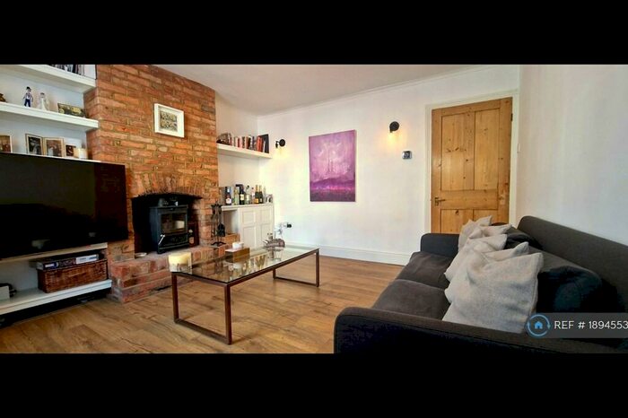 2 Bedroom Terraced House To Rent In Victoria Road, Berkhamsted, HP4