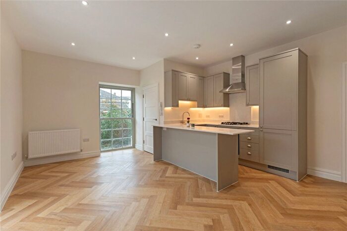 2 Bedroom Flat For Sale In Flat Duplex The Atelier, Upper High Street, Winchester, Hampshire, SO23