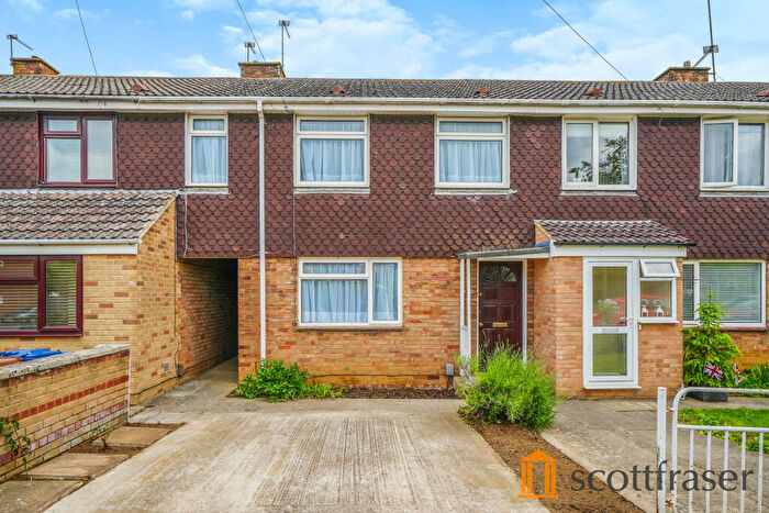 3 Bedroom Semi-Detached House To Rent In Kendall Crescent, OX2