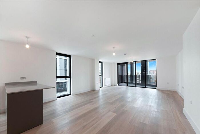 3 Bedroom Apartment To Rent In Corn House, Marshgate Lane, London, E15