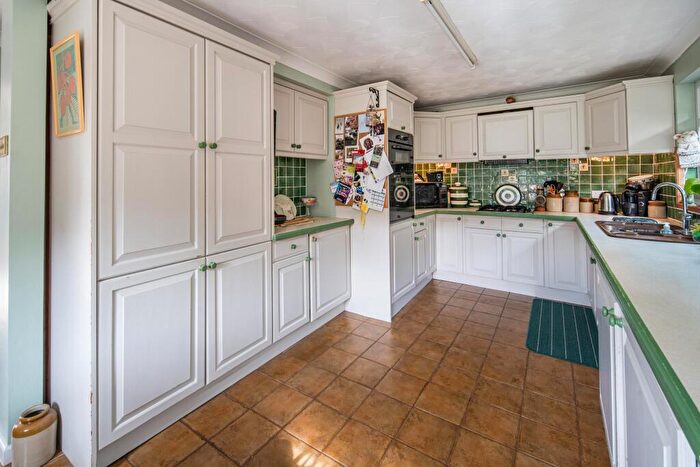 4 Bedroom Chalet For Sale In The Honeypot, Millfield Avenue, East Cowes, Isle Of Wight, PO32