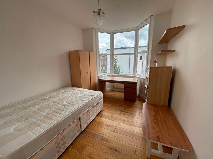 1 Bedroom Flat To Rent In Westbury Avenue, Turnpike Lane, N22