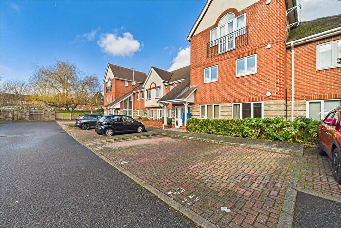 2 Bedroom Flat For Sale In Gray Place, Wokingham Road, Bracknell, Berkshire, RG42