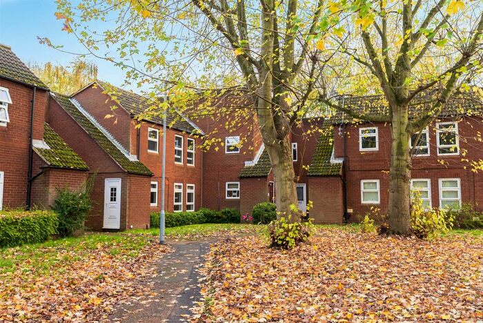 1 Bedroom Flat To Rent In Lupin Close, West Drayton, UB7