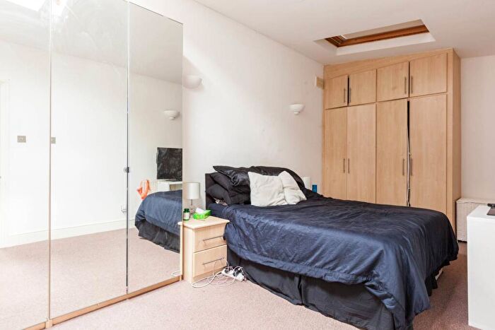 1 Bedroom Flat To Rent In Este Road, Clapham Junction, London, SW11