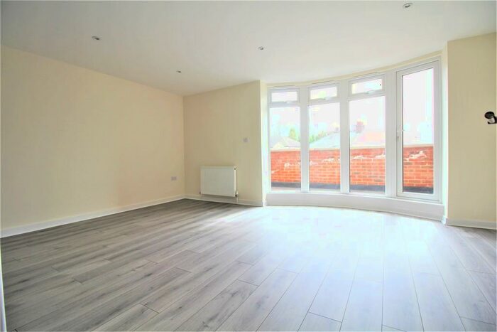 2 Bedroom Apartment To Rent In Mutton Lane, Potters Bar, EN6