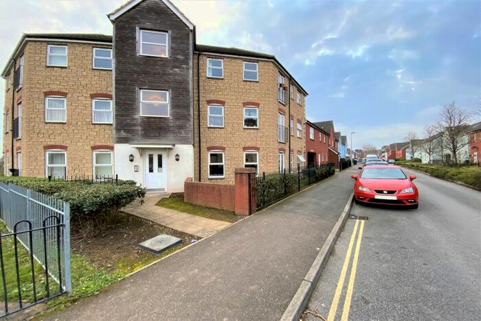 2 Bedroom Flat To Rent In Chaucer Grove, Exeter, EX4