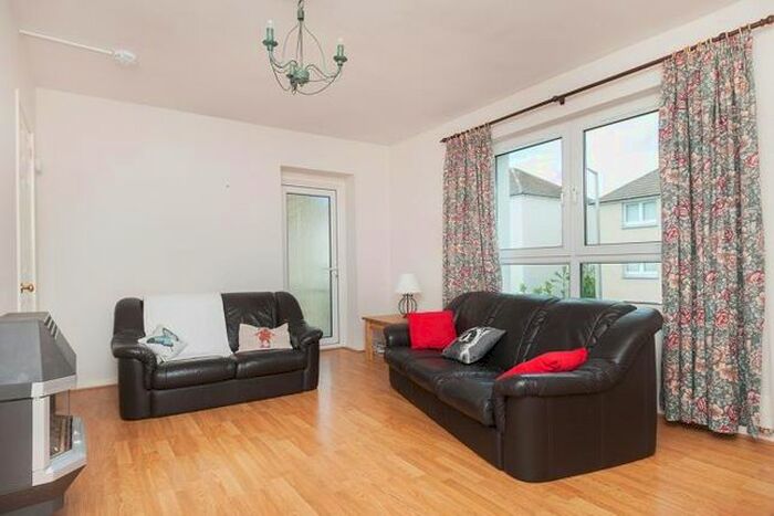 2 Bedroom Flat To Rent In Rankin Drive, Edinburgh, EH9