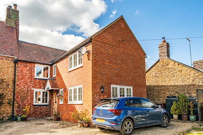 3 Bedroom Cottage For Sale In Manor Road, Great Bourton, OX17