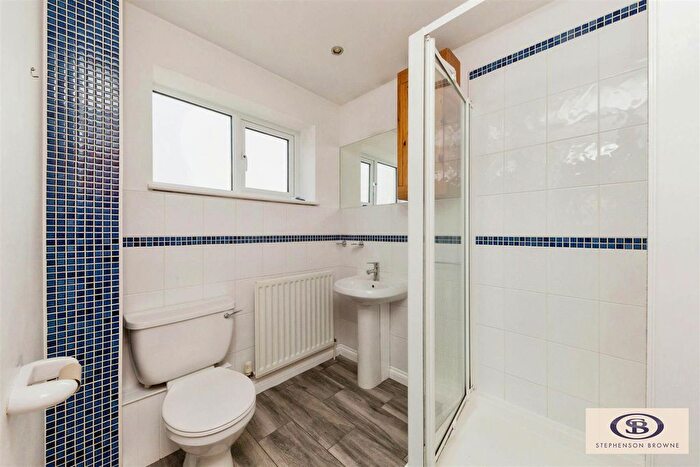 4 Bedroom Detached House For Sale In Stoneley Road, Coppenhall, Crewe, CW1