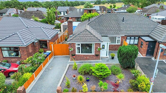 3 Bedroom Semi-Detached Bungalow For Sale In Linkway Avenue, Ashton-In-Makerfield, WN4
