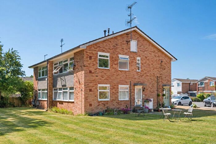 2 Bedroom Flat For Sale In Glebelands, Claygate, Esher, KT10
