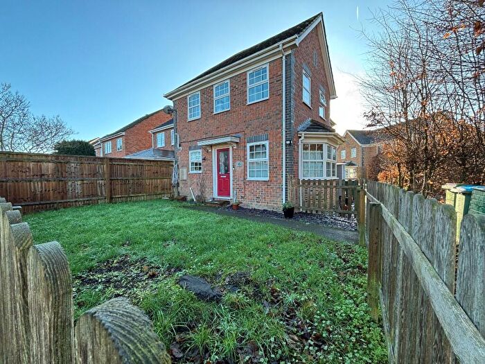 2 Bedroom Semi Detached House For Sale In Avocet Way, Aylesbury, Buckinghamshire, HP19