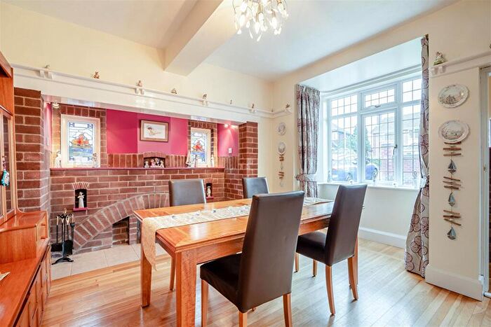 5 Bedroom Detached House For Sale In Oakamoor, Sandfield Road, Arnold, NG5