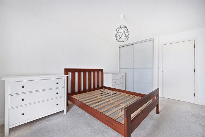 1 Bedroom Flat To Rent In Emerson Apartments, New River Village, Hornsey, N8