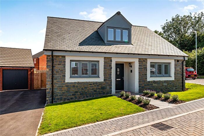 3 Bedroom Bungalow To Rent In Hornbeam Drive, Chard, Somerset, TA20