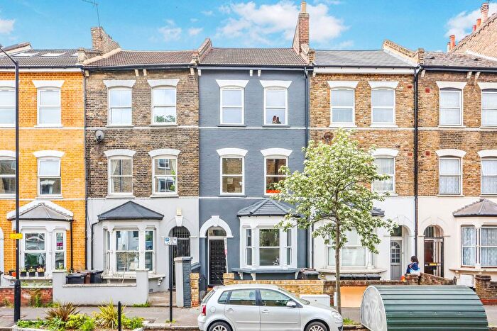 4 Bedroom Property To Rent In Cricketfield Road, Clapton, E5