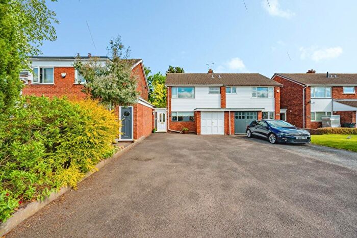 3 Bedroom Semi-Detached House For Sale In Reindeer Road, Fazeley, Tamworth, Staffordshire, B78