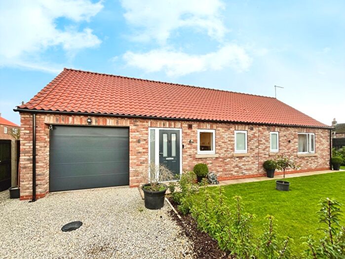 3 Bedroom Detached Bungalow For Sale In North Townside Road, North Frodingham, YO25